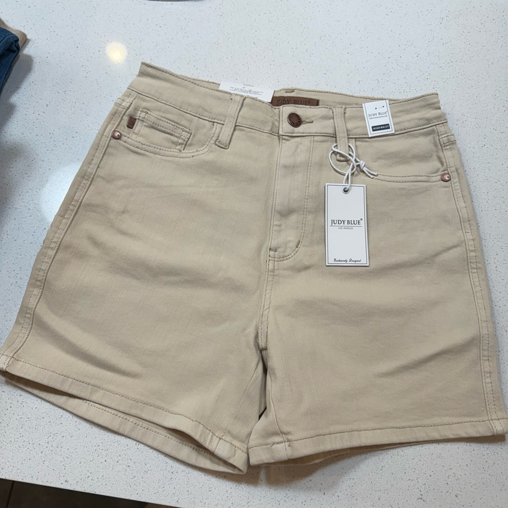 NWT Judy Blue Khaki shorts size medium